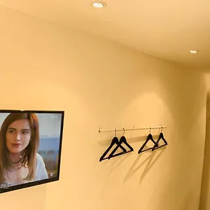 https://chambre-le-merindol.aixenprovencehotels.org